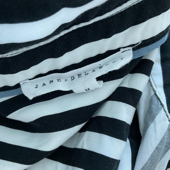Jane + Delancey White Black Stripe Button Down Long Sleeve Top Medium - Picture 2 of 4